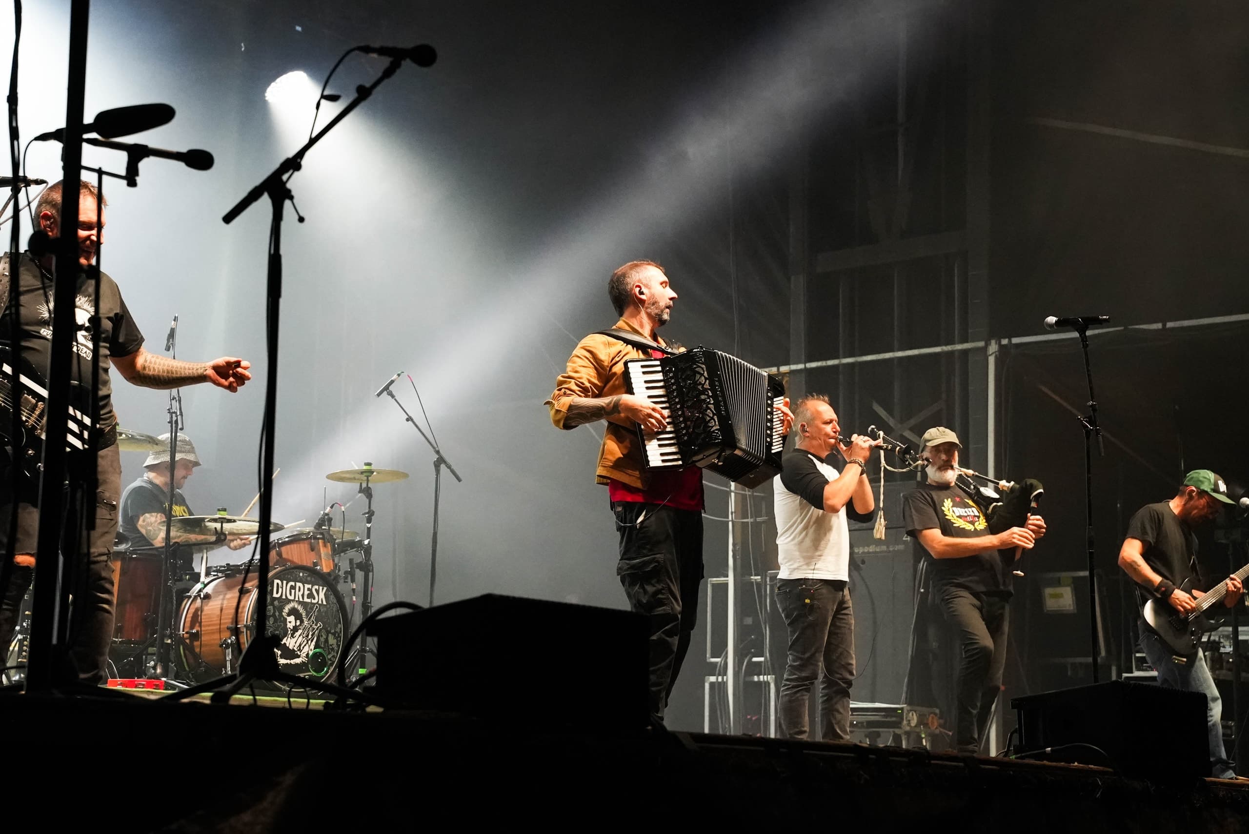 Concert sous les projecteurs