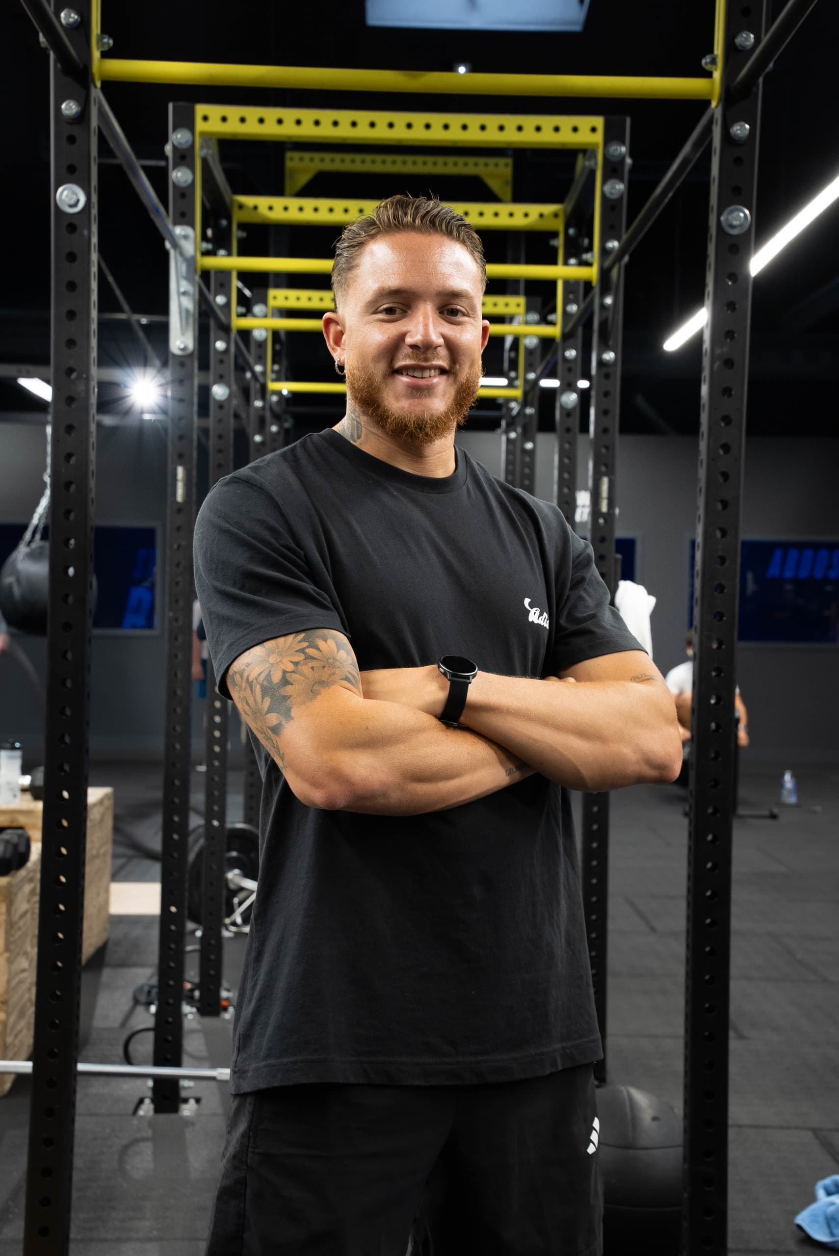 Portrait d’un coach en salle de sport